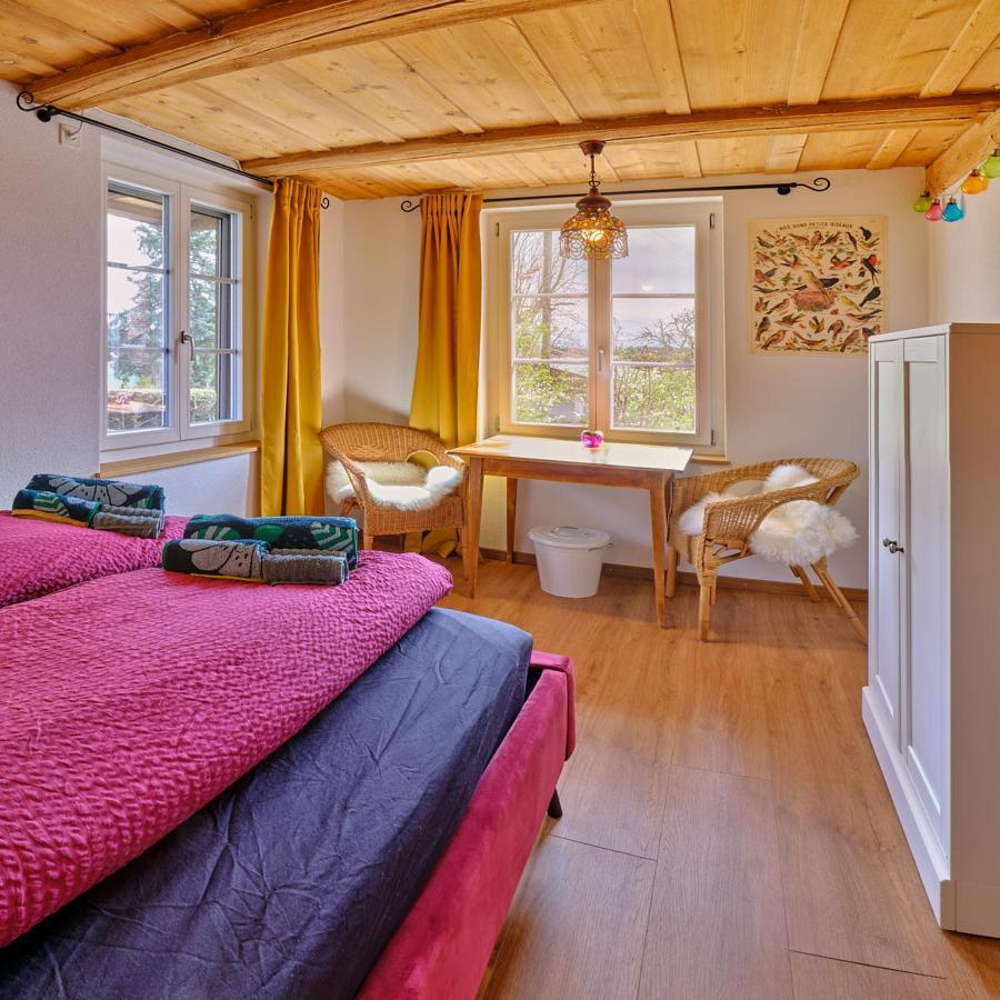 Uelis Stöckli-Familienfreundliche Wohnung auf dem Bauernhof mit Hotpot und Alpakatrekking Meikirch Exterior foto