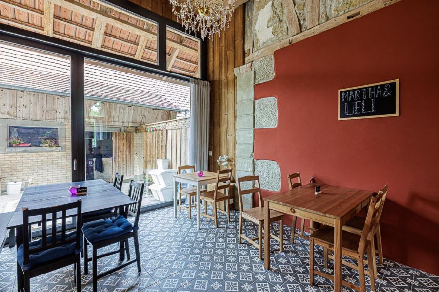 Uelis Stöckli-Familienfreundliche Wohnung auf dem Bauernhof mit Hotpot und Alpakatrekking Meikirch Exterior foto